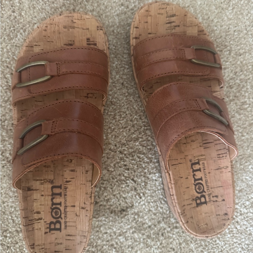 Like new cute platform BORN sandals